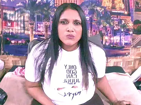 Snapshot of IndianSexyLady4u chatting on October 23, 3:22 pm IndianSexyLady4u online show from October 23, 3:22 pm