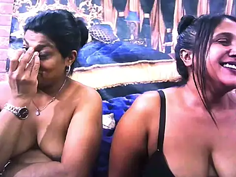 Snapshot of IndianSexyLady4u chatting on November 30, 8:07 am IndianSexyLady4u online show from November 30, 8:07 am