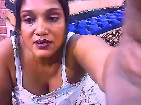 Snapshot of IndianSexyLady4u chatting on November 30, 8:35 pm IndianSexyLady4u online show from November 30, 8:35 pm