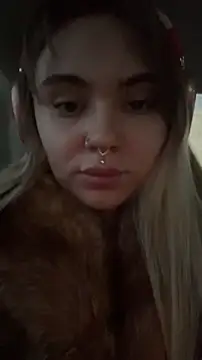 LunaMillie online show from December 15, 11:47 am