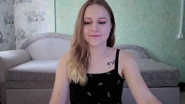 Snapshot of ShyMistery chatting on October 13, 10:59 am ShyMistery online show from October 13, 10:59 am