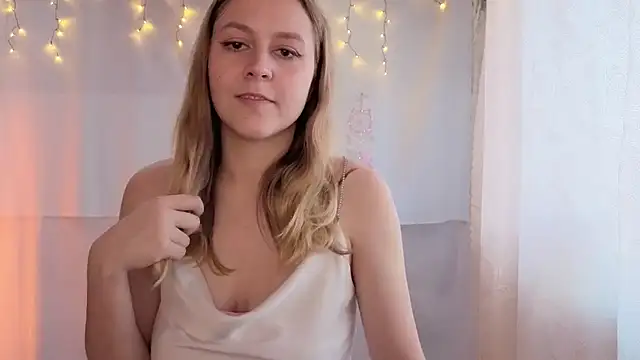 Snapshot of ShyMistery chatting on November 6, 8:59 am ShyMistery online show from November 6, 8:59 am