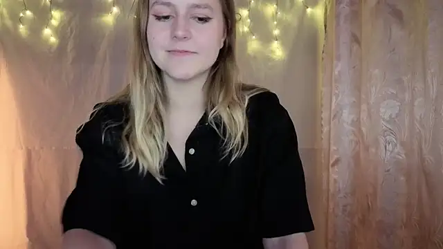 Snapshot of ShyMistery chatting on November 6, 9:05 pm ShyMistery online show from November 6, 9:05 pm