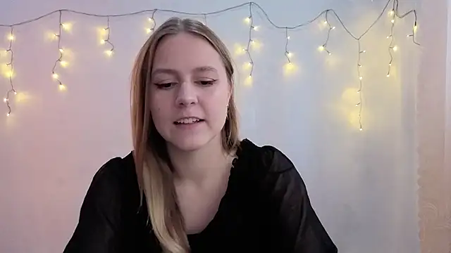 Snapshot of ShyMistery chatting on November 10, 11:53 am ShyMistery online show from November 10, 11:53 am