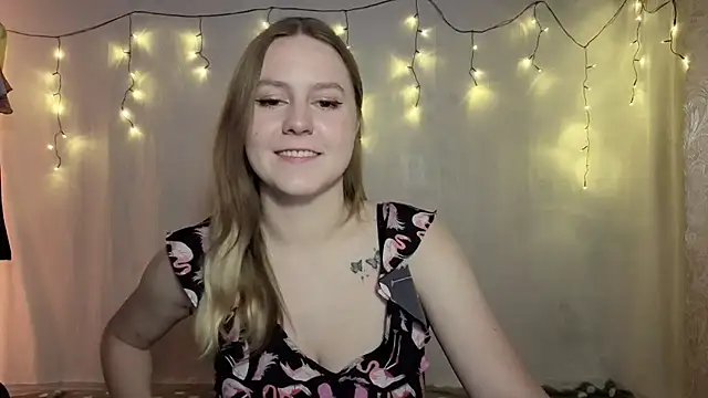 Snapshot of ShyMistery chatting on December 4, 8:28 pm ShyMistery online show from December 4, 8:28 pm