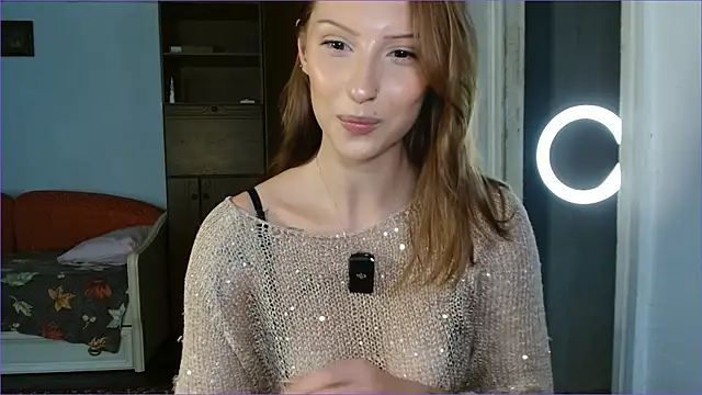 Snapshot of RuxaShade chatting on August 1, 11:42 am RuxaShade online show from August 1, 11:42 am