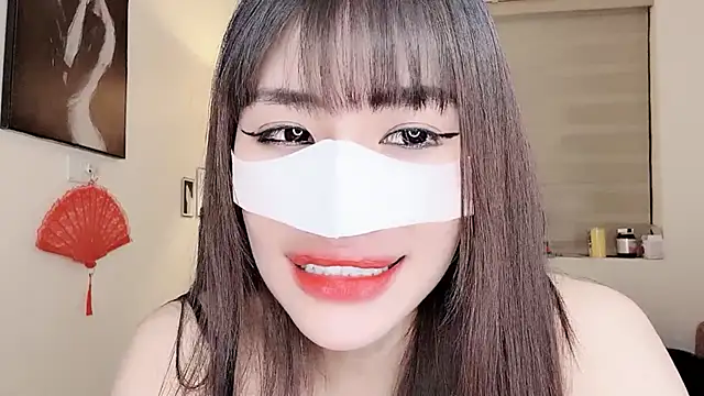 MaiLiiil online show from October 9, 3:54 pm