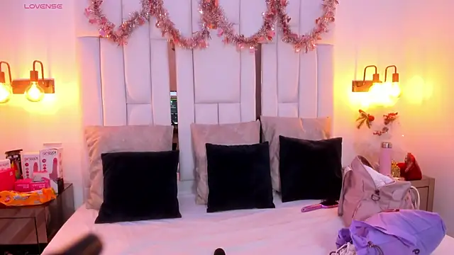 Snapshot of miyu_lu chatting on December 17, 5:08 pm miyu lu online show from December 17, 5:08 pm