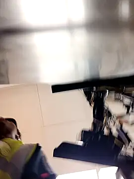 Snapshot of Dropdingo chatting on November 14, 11:13 pm Dropdingo online show from November 14, 11:13 pm