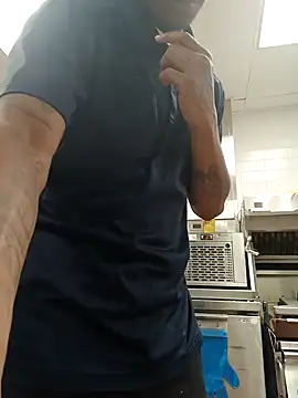 Snapshot of Dropdingo chatting on November 30, 2:54 pm Dropdingo online show from November 30, 2:54 pm