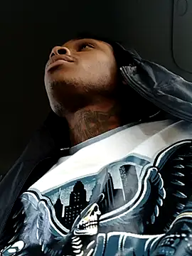 Snapshot of Dropdingo chatting on December 21, 9:55 pm Dropdingo online show from December 21, 9:55 pm