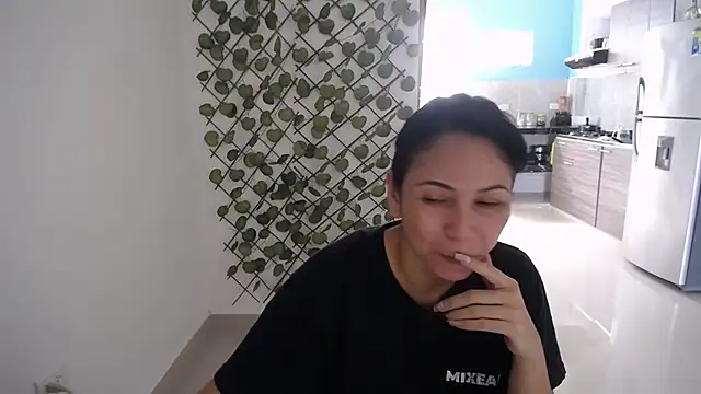 yohacriss online show from December 15, 4:44 pm