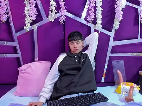 Bruno Cruzz online show from November 26, 1:39 am