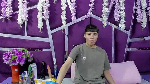 Bruno Cruzz online show from February 19, 2:40 am