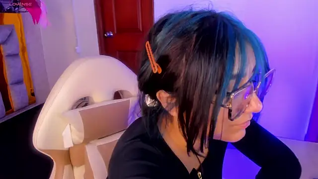 sophiievv online show from February 25, 9:13 pm