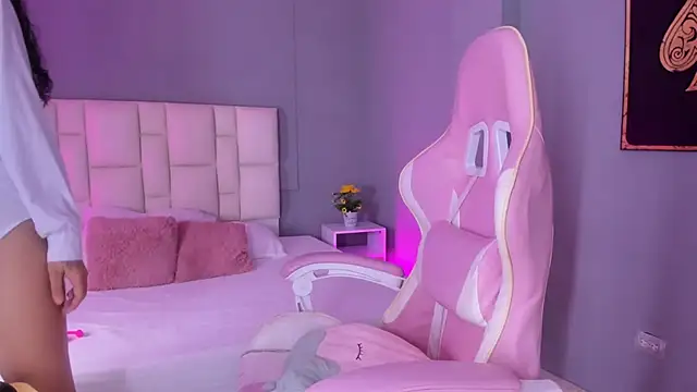 SammyRose  online show from March 7, 7:00 pm