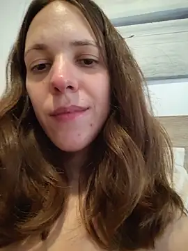 Snapshot of lauflor chatting on June 3, 4:34 pm lauflor online show from June 3, 4:34 pm