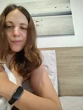 Snapshot of lauflor chatting on July 28, 12:48 pm lauflor online show from July 28, 12:48 pm
