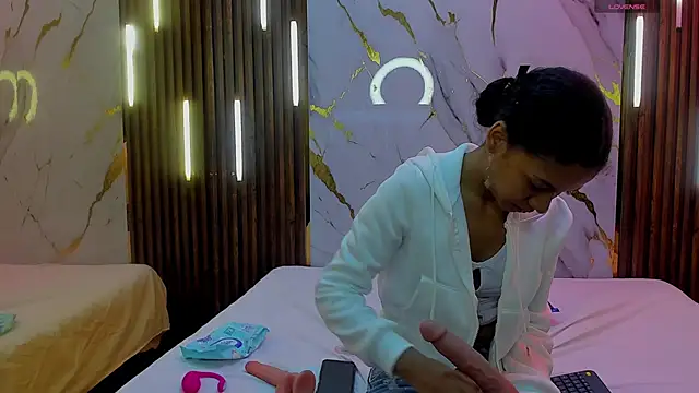 VictoriaDuart online show from December 15, 8:46 pm