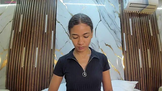 Snapshot of VictoriaDuart chatting on May 8, 8:36 pm VictoriaDuart online show from May 8, 8:36 pm