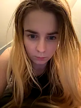 ellieen online show from November 6, 9:59 pm