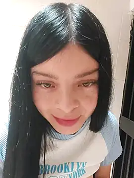 LunaJacobs online show from May 2, 6:02 pm