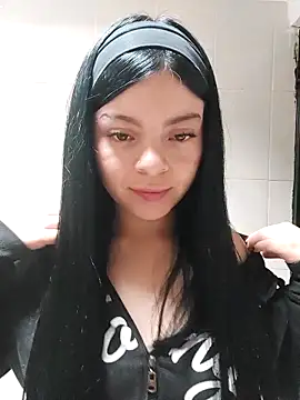 LunaJacobs online show from May 4, 2:24 pm