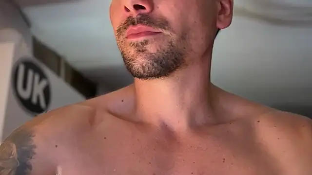 Snapshot of str8boyx chatting on June 11, 12:32 am str8boyx online show from June 11, 12:32 am
