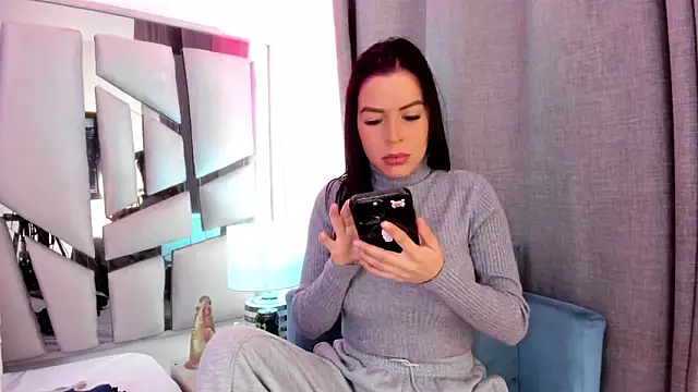 Snapshot of _valeria_saenz_ chatting on May 16, 1:54 pm valeria saenz online show from May 16, 1:54 pm