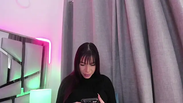 Snapshot of _valeria_saenz_ chatting on June 13, 3:04 am valeria saenz online show from June 13, 3:04 am