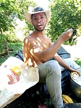 Snapshot of AlphaAlterX chatting on December 15, 3:05 pm AlphaAlterX online show from December 15, 3:05 pm