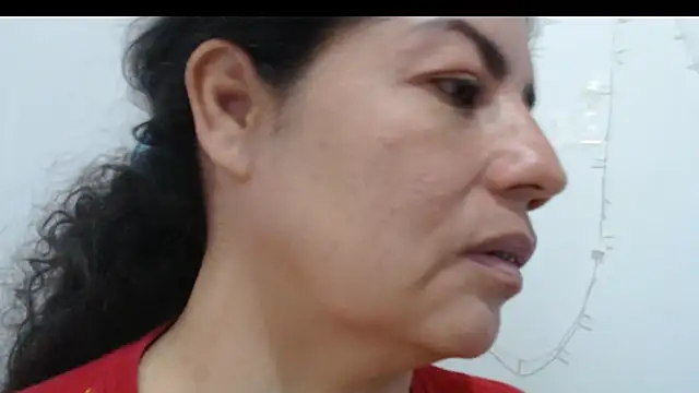 Snapshot of adelen_smith chatting on May 31, 10:33 pm adelen smith online show from May 31, 10:33 pm