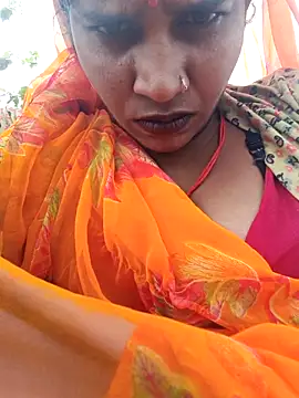Snapshot of Hot_Seema83 chatting on October 29, 7:54 am Hot Seema83 online show from October 29, 7:54 am