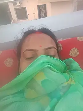 Snapshot of Hot_Seema83 chatting on June 10, 12:22 am Hot Seema83 online show from June 10, 12:22 am