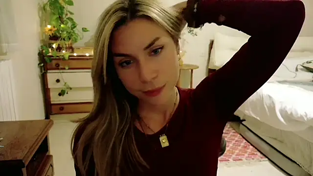 Snapshot of wonderalice31 chatting on October 23, 7:12 pm wonderalice31 online show from October 23, 7:12 pm