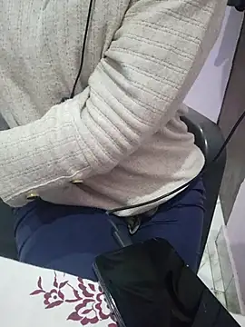 FUNS32514 online show from December 17, 1:17 pm