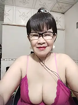 Snapshot of Ki_xxx chatting on June 12, 10:19 pm Ki xxx online show from June 12, 10:19 pm