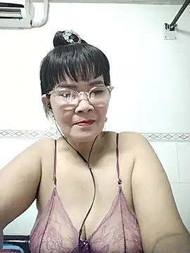Snapshot of Ki_xxx chatting on July 5, 12:06 am Ki xxx online show from July 5, 12:06 am