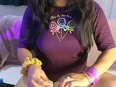 Snapshot of mansi201 chatting on September 27, 4:12 pm mansi201 online show from September 27, 4:12 pm