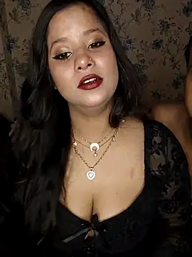 priyaverma00 online show from June 13, 4:38 pm