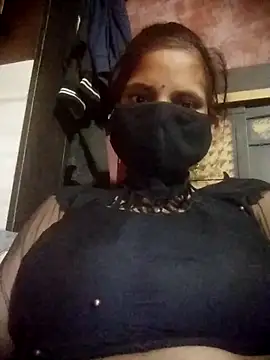 Snapshot of Sona_42i chatting on October 5, 8:51 pm Sona 42i online show from October 5, 8:51 pm