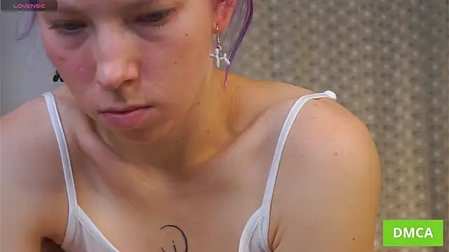 JuliannaWenger online show from October 27, 4:11 pm