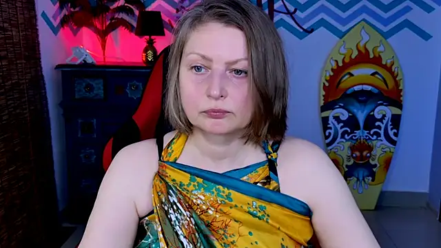 TiffanyBrauny online show from October 13, 1:44 pm