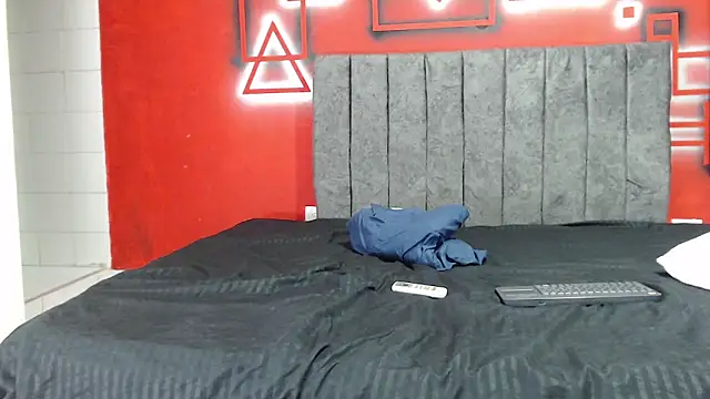 Snapshot of catalina_hard_love chatting on October 2, 1:01 am catalina hard love online show from October 2, 1:01 am