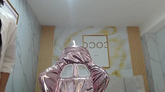 sara lopez s online show from September 22, 1:13 pm