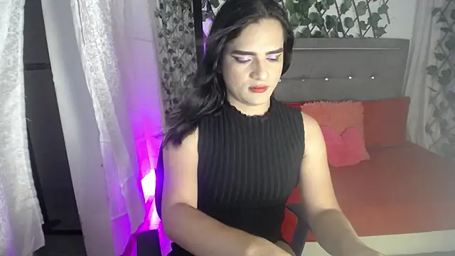 ivone golosa online show from January 6, 8:01 pm