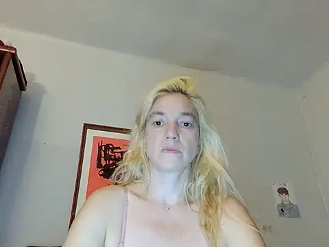 Snapshot of Senhoritajesus42 chatting on March 30, 5:58 pm Senhoritajesus42 online show from March 30, 5:58 pm