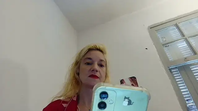 Snapshot of Senhoritajesus42 chatting on April 3, 2:26 pm Senhoritajesus42 online show from April 3, 2:26 pm