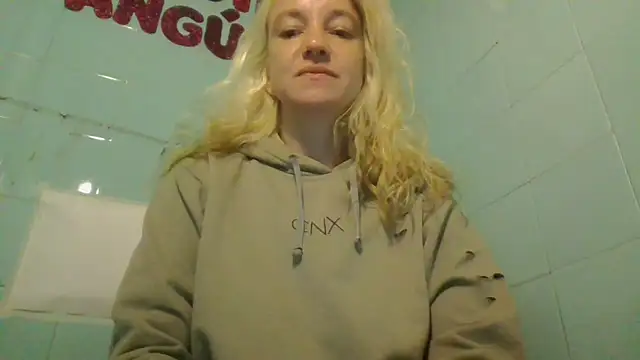 Snapshot of Senhoritajesus42 chatting on June 17, 12:50 pm Senhoritajesus42 online show from June 17, 12:50 pm