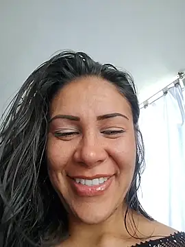 Snapshot of KittyHoleshot87 chatting on May 28, 4:48 pm KittyHoleshot87 online show from May 28, 4:48 pm